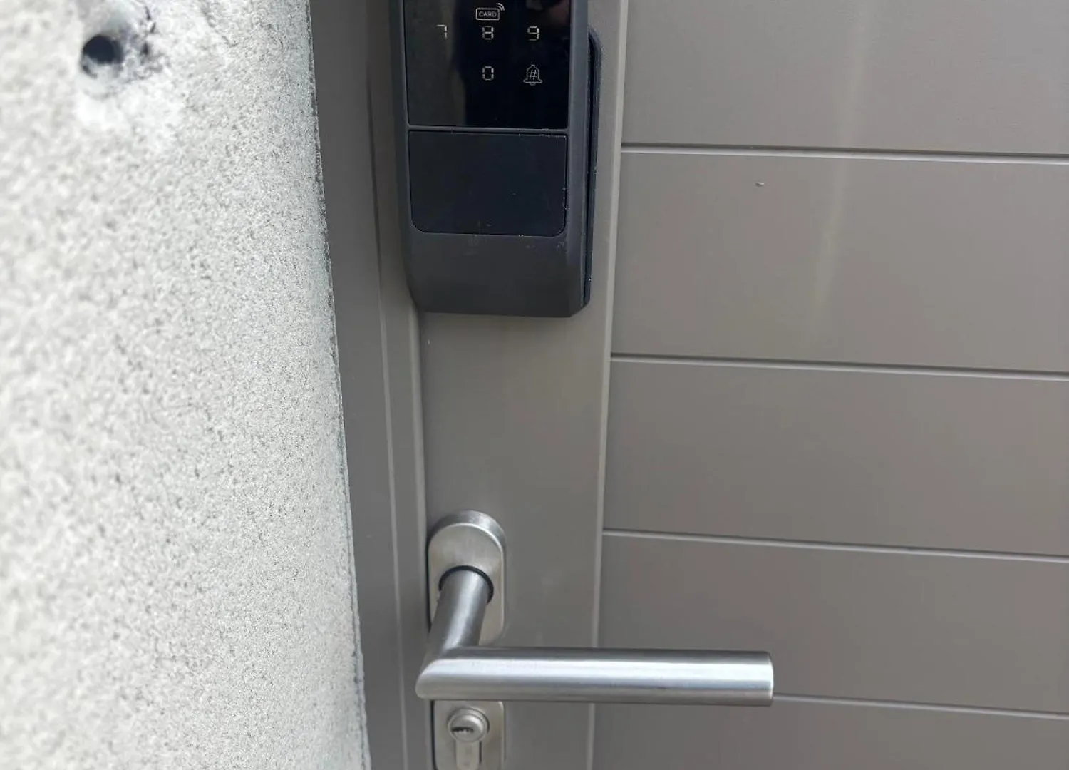 Studio Suite Climatise Avec Balcon, Kitchenette Equipee, Douche, Baignoire, Wc Et Bureau Genay  Pensión